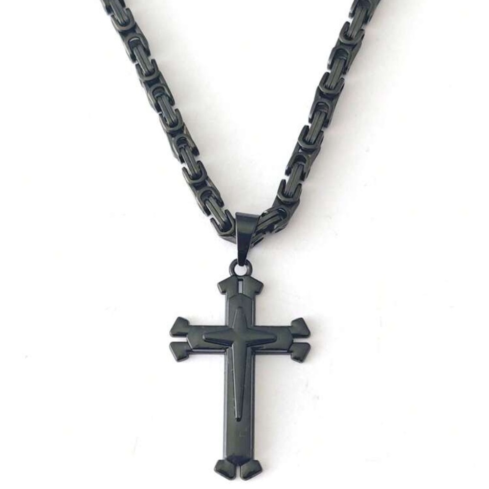 Minimalist 3-Layer Cross Pendant Necklace With Stainless Steel Chain